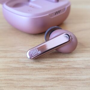 JBL LIVE PRO 2 レビュー｜ジュエリー小物感あふれる高機能